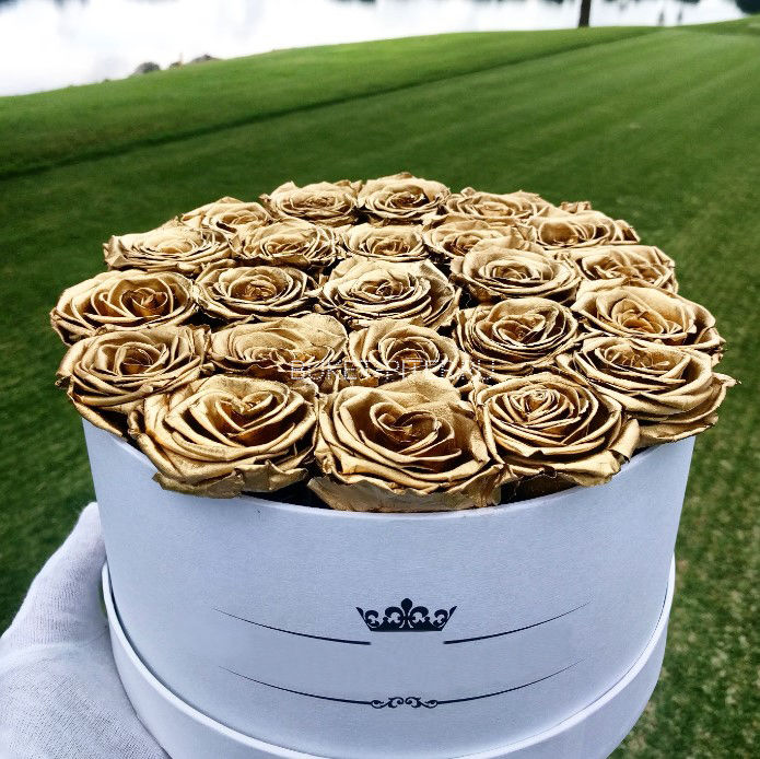 

Коробка с Золотыми Розами